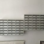 cutii postale si avizier pentru scara de bloc culoarea gri